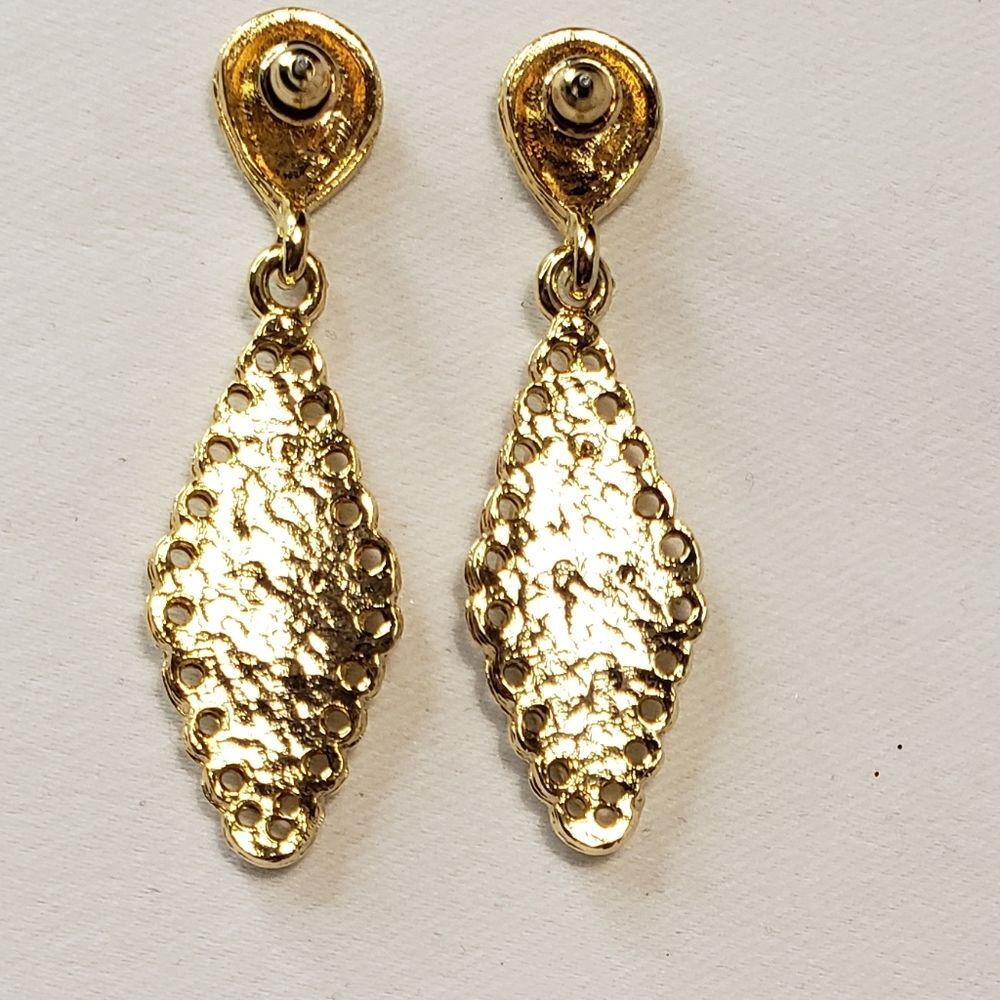 Mother of Pearl Diamond Shape Dangle Pierced Earrings - Picture 5 of 6